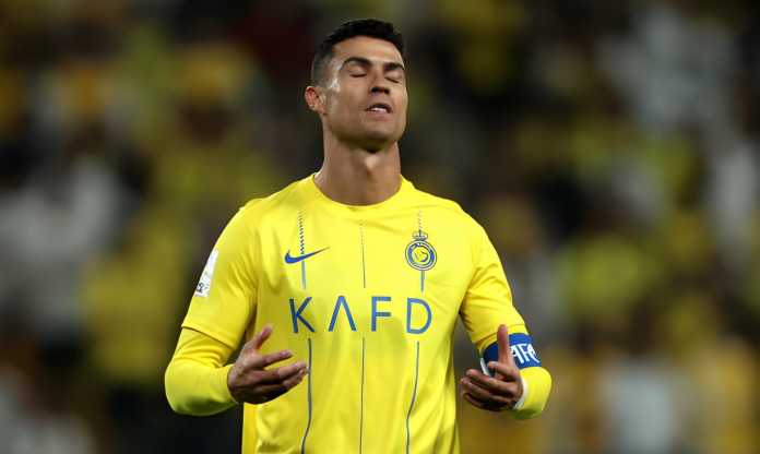 Ronaldo bị trọng tài xử ép, từ chối cơ hội ghi bàn mười mươi
