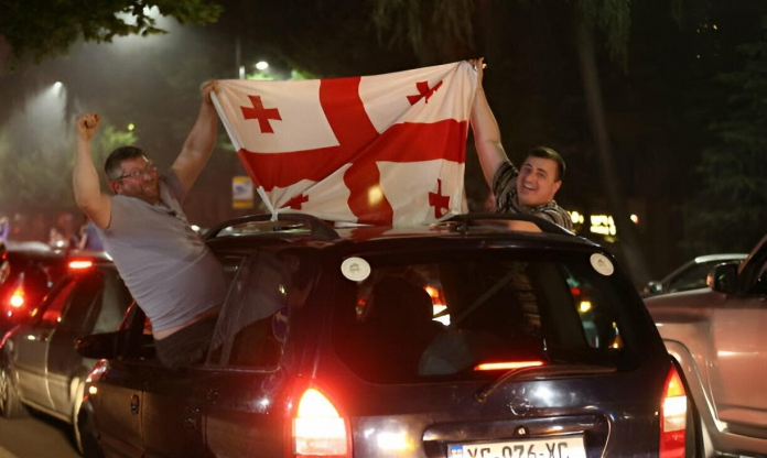 Triệu fan Georgia 'đi bão' mừng thắng Bồ Đào Nha tại Euro 2024