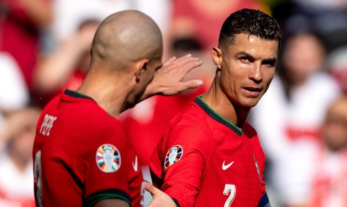 Pepe nói thẳng lẽ sống của Ronaldo khiến tất cả khâm phục