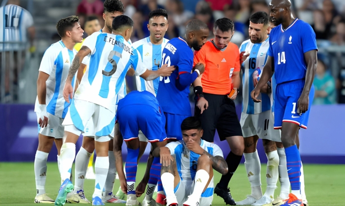 Trả đũa vụ Enzo Fernadez, CĐV Pháp có hành động xấu với U23 Argentina