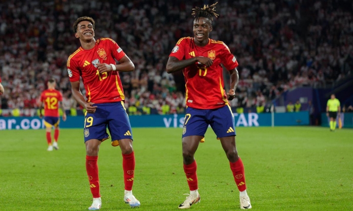 Barca trở lại vụ Nico Willams, người quyền lực vào cuộc