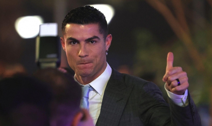 Tạm biệt Ả Rập, Ronaldo được đề nghị gia nhập bến đỗ quê hương Messi