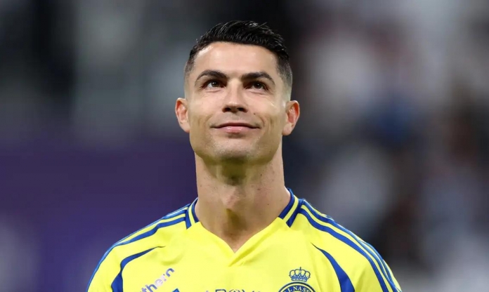 Ronaldo có thể gia nhập bến đỗ khó tin, mở đường trở lại Premier League