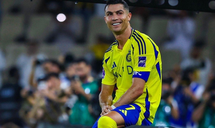 Ronaldo từ chối 400 triệu Euro, bến đỗ mới dần lộ diện