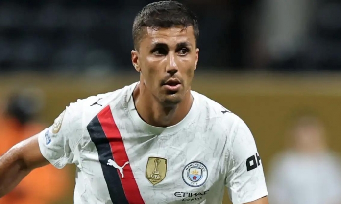 Thua sốc Al Hilal, Man City nhận thêm tin cực buồn từ Rodri