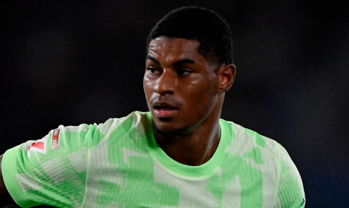 Rashford bị thay ra ở hiệp 1 khi 'biến Barcelona thành MU'