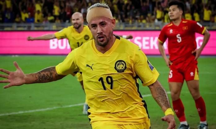 CĐV Malaysia phản ứng dữ dội khi FIFA vạch trần 7 cầu thủ làm giả giấy tờ