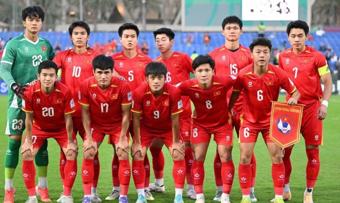 HLV Kim Sang Sik đồng loạt nhận tin buồn từ 3 trụ cột U23 Việt Nam