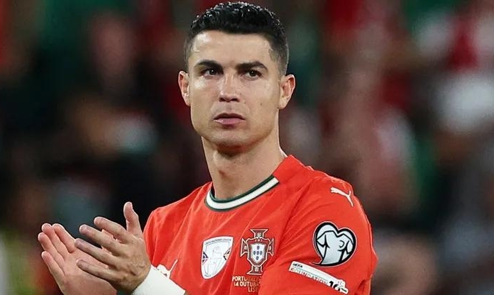 HLV Bồ Đào Nha đưa ra tuyên bố về thời điểm Ronaldo giải nghệ