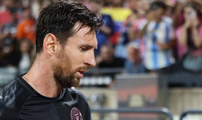 Trận đấu của Lionel Messi biến thành màn hài kịch