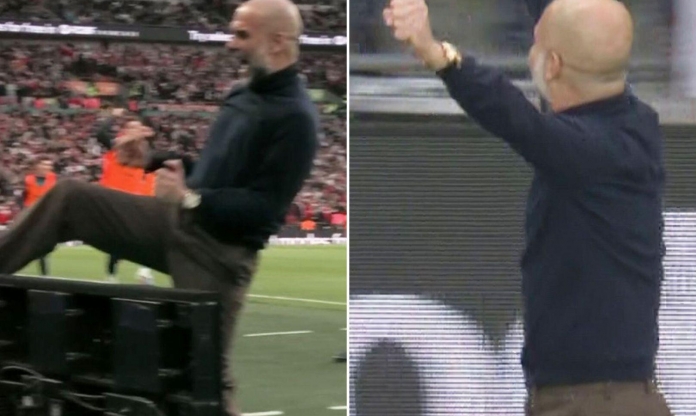 HLV Pep Guardiola gây hỗn loạn trong trận thắng Arsenal