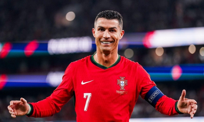 Ronaldo báo tin cực vui sau khi bị gạch tên khỏi ĐT Bồ Đào Nha