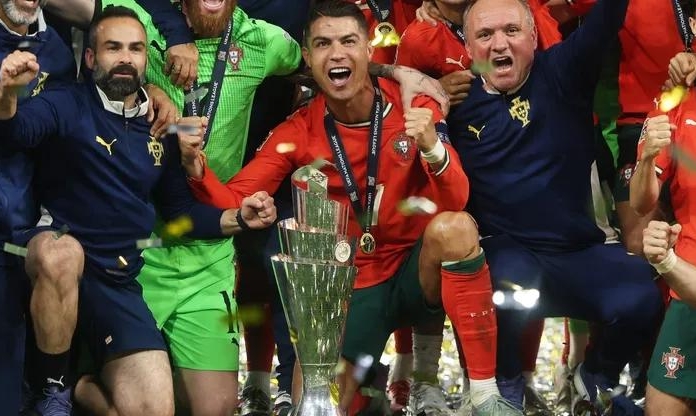 Không đá cho Bồ Đào Nha, Ronaldo vẫn nhận vinh dự đặc biệt trước World Cup