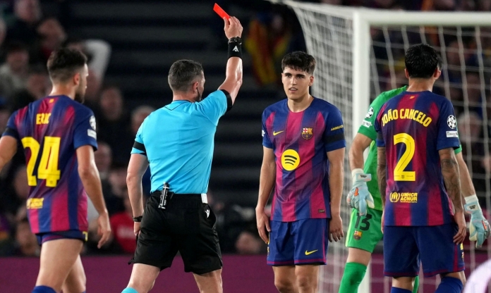 Xử ép Barca, trọng tài chính thức nhận đòn giáng mạnh từ UEFA