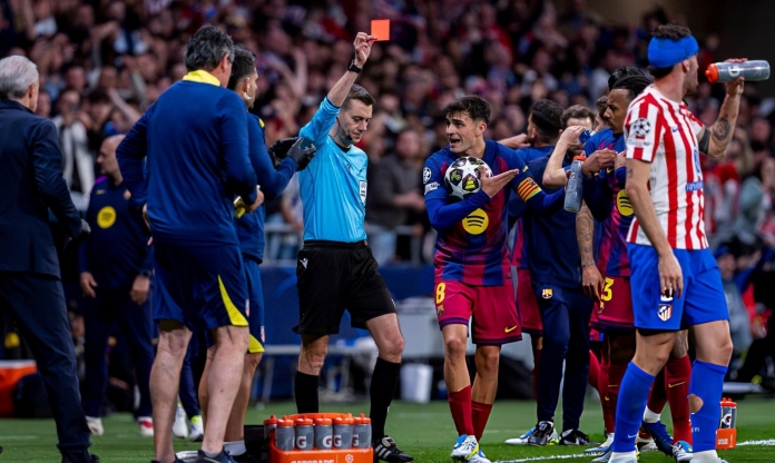 Tranh cãi dữ dội trong trận thua của Barca trước Atletico Madrid