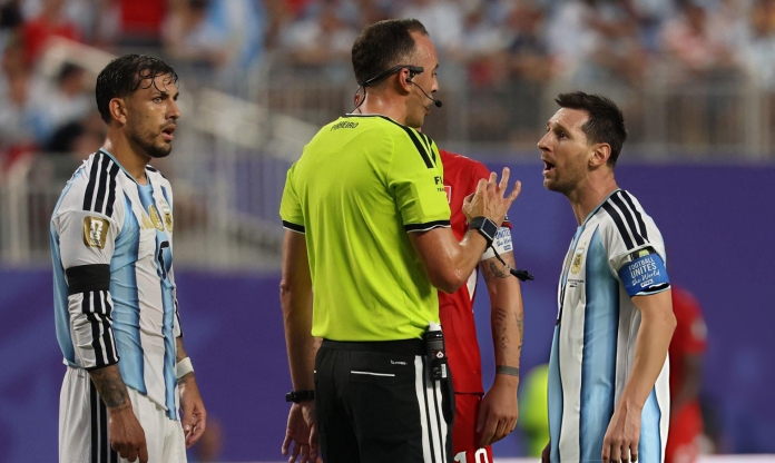 VAR gây tranh cãi dữ dội trong trận thắng của Argentina trước Thụy Sĩ