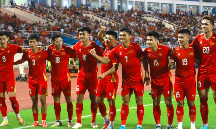 CĐV ĐNÁ chỉ thẳng kết quả bán kết Việt Nam vs Malaysia tại AFF Cup