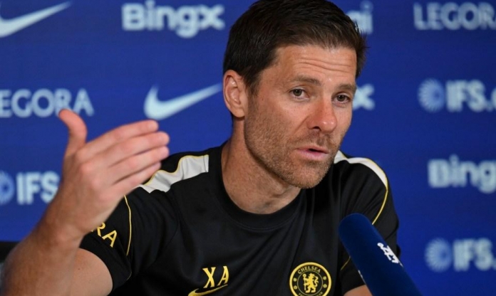 Xabi Alonso chỉ thẳng 1 ngôi sao Chelsea đủ sức sánh ngang Haaland