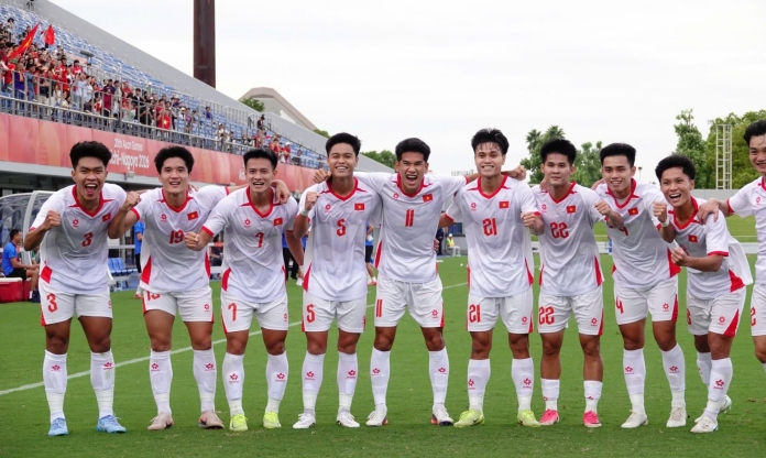 CĐV Uzbekistan đồng loạt réo tên U23 Việt Nam khi giành vé tứ kết ASIAD 2026