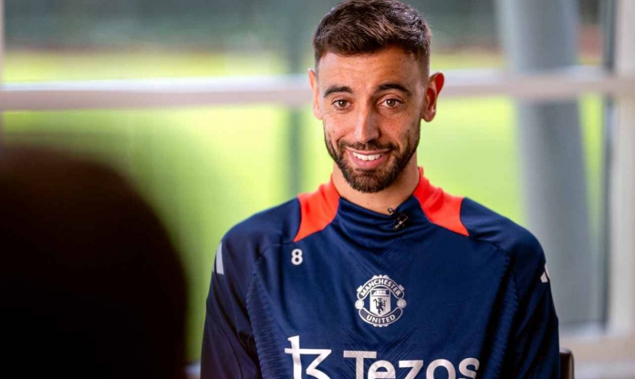 Bruno Fernandes bị huyền thoại Liverpool gọi là thảm họa