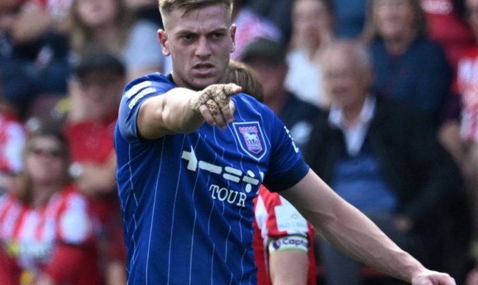 Arsenal bị chỉ trích vì để Chelsea giật được Liam Delap