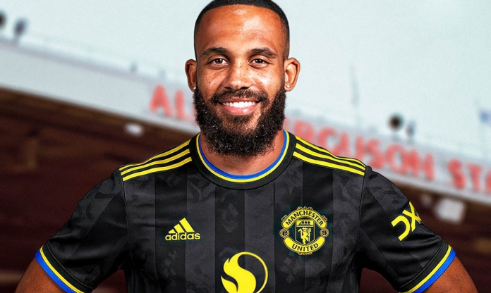 Tân binh MU khiến HLV Tottenham ngả mũ thán phục