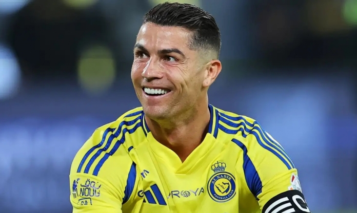 Ronaldo đồng ý, Al Nassr duyệt chi 100 triệu Euro cho 'cơn lốc đường biên'