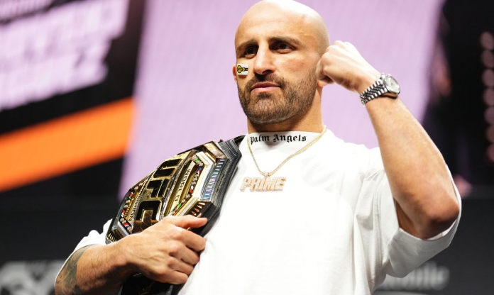 UFC 290: Alexander Volkanovski “Đại đế” tiếp tục thống trị hạng lông