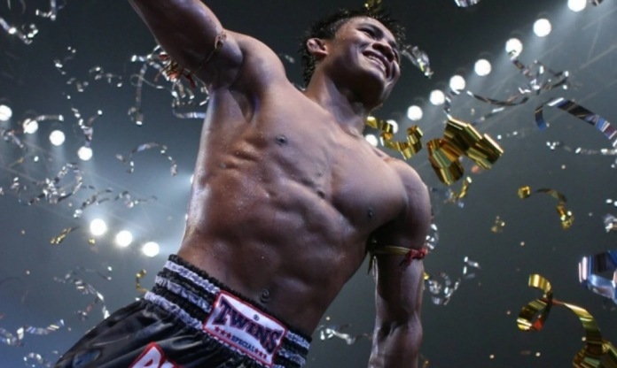 Buakaw giành chiến thắng lịch sử trong trận đấu Muay Thái tay trần với Saenchai