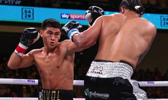 Dmitry Bivol: “Tôi muốn trở thành nhà vô địch tuyệt đối”