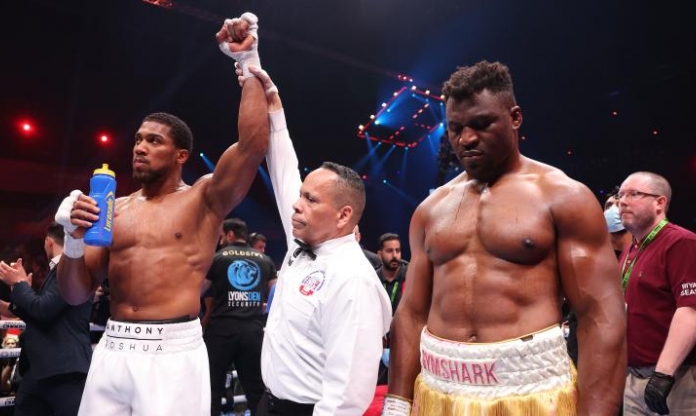 Video: Cú đấm knock-out Francis Ngannou tàn nhẫn của Anthony Joshua