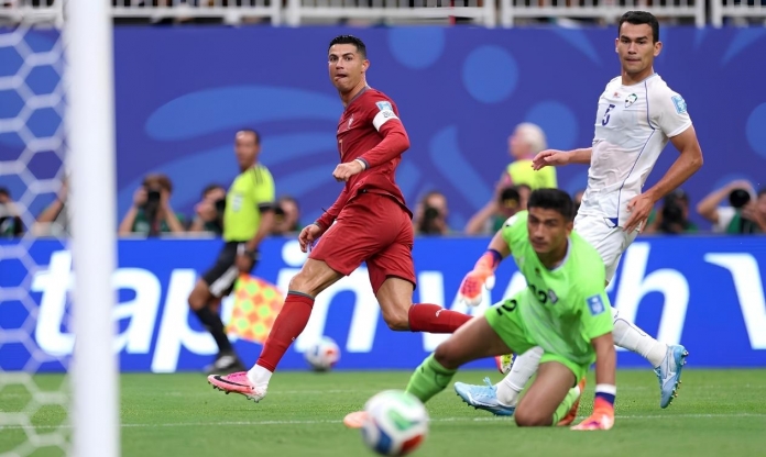 Sau cú đúp, Ronaldo đáp trả chỉ trích theo cách quen thuộc