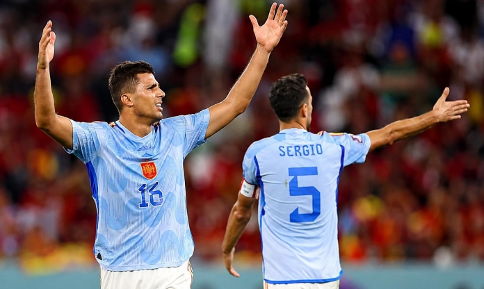 Barcelona sắp trao Rodri món quà mang đậm dấu ấn Busquets