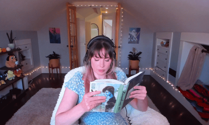 Ngồi im đọc sách cả tiếng đồng hồ, nữ streamer vẫn thu hút hàng ngàn người theo dõi