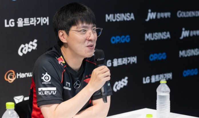 HLV kkOma: 'T1 rất may mắn khi lọt vào vòng Playoffs'