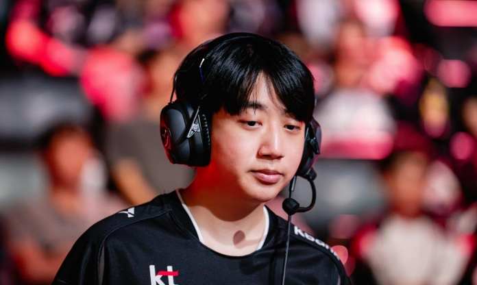 HLV Score: 'Còn quá sớm để mơ về chức vô địch'