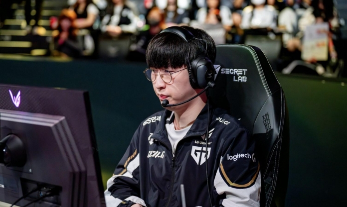 GEN Duro bất ngờ nhắc đến huyền thoại MadLife trước thềm playoff