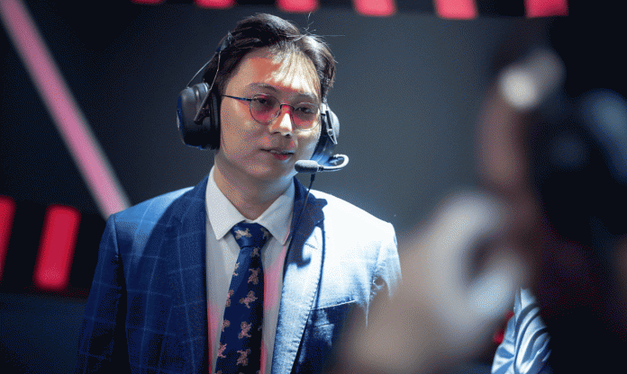 CKTG 2025: Một HLV phải đi khắp nơi xin đấu tập