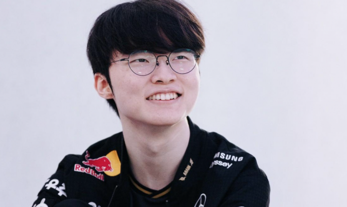 Faker nói lý do ký hợp đồng 4 năm với T1