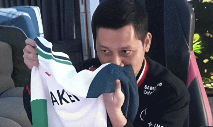 Thêm bằng chứng Thầy Giáo Ba đã nhận áo T1