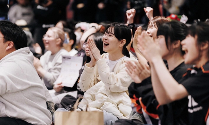 Khán đài First Stand bị chê 'bé hơn cái đám cưới'