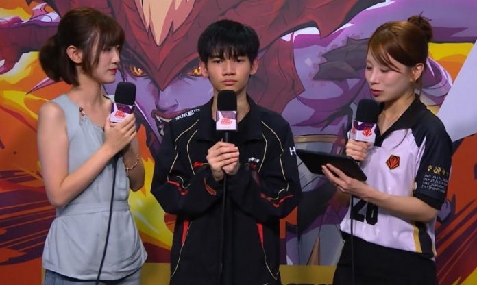 JDG HongQ nói thẳng lý do chọn Hwei trong trận gặp LOUD