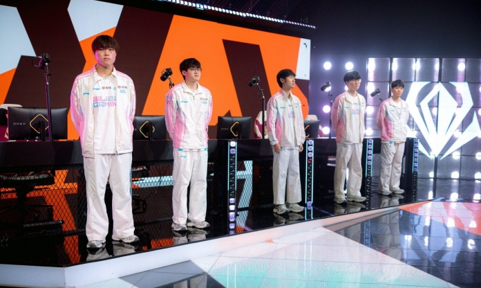 BLG hủy diệt JDG, gặp G2 tại chung kết