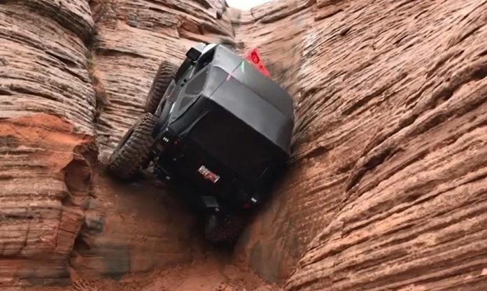 VIDEO: Chiêm ngưỡng màn leo núi đỉnh cao của 'siêu phẩm' Jeep
