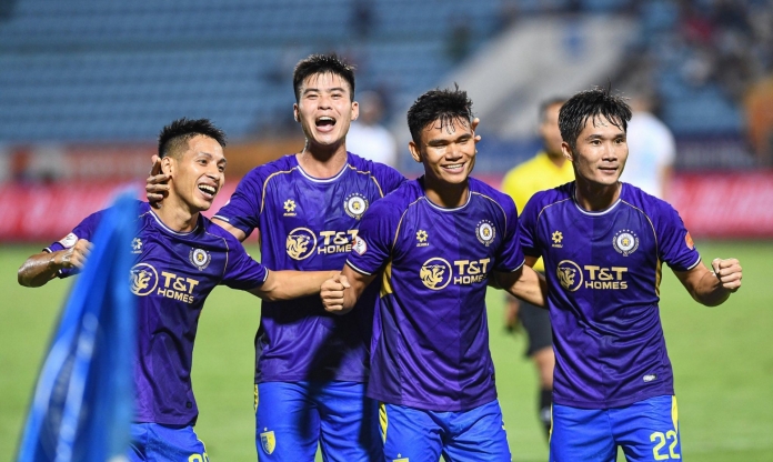 CLB Hà Nội bất ngờ 'thắng đậm'... Liverpool!