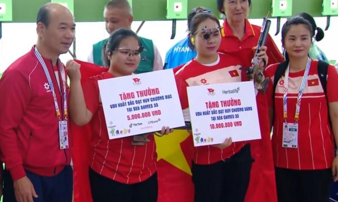 Thưởng nóng vì sự xuất thần của 2 nữ xạ thủ Việt Nam