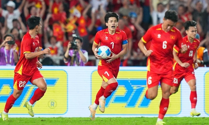 CĐV Trung Quốc: 'Bóng đá Việt Nam trỗi dậy có đe doạ chúng ta?'