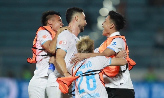 Nam Định hạ đẹp Ninh Bình trong trận cầu 5 bàn thắng