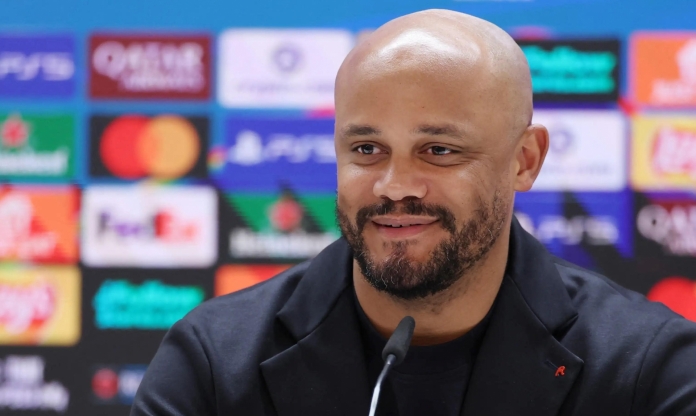 Đối đáp quá nghệ, HLV Bayern né cực khéo Vinicius và Mbappe