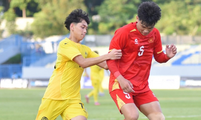 CĐV Malaysia: 'Sao cầu thủ Việt Nam to khỏe quá vậy?'